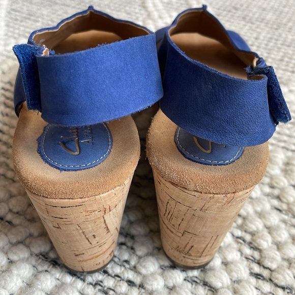 Clarks Caslynn Lizzie Wedge Sandals Blue Suede Slingback Women’s Sz 9 - Picture 3 of 8